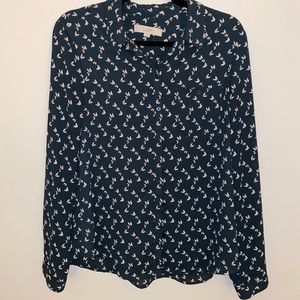 Greenish blue blouse with cream birds. Medium Loft